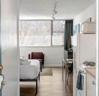 Brookwood House | Studios On 25th by BCA Furnished Apartments Studio 05 E