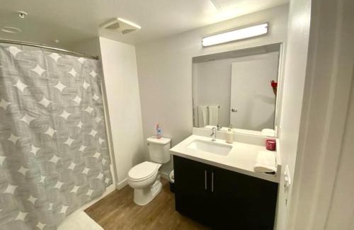 Little Armenia Apartment | Studios Universal 10 min drive FREE parking and WIFI