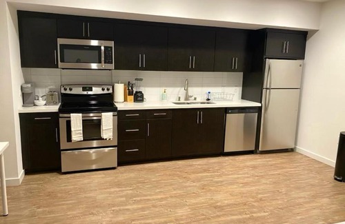 Little Armenia Apartment | Studios Universal 10 min drive FREE parking and WIFI