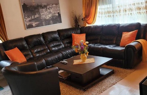 Svarta House | Stuga Ani