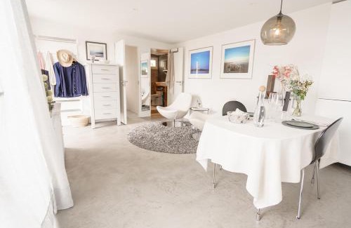 Glommen House | Stuga Glommen 2 bed cottage by the sea