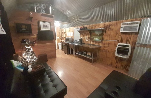 Robbinsville Cabin | "Stumble Inn" on US129 "THE DRAGON 🐲 w/2 hammocks firepit- grill private yard