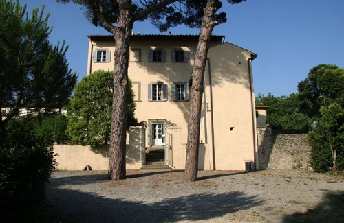 Giovi-Ponte Alla Chiassa Villa | Stunning villa for 11 people with WIFI, private pool, TV, patio and parking, close to Arezzo