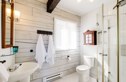 Pontiac House | Stunning waterfront getaway w/ hot tub, sleeps 14!