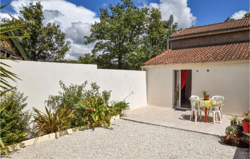 Saint-Avaugourd-des-Landes House | Stunning Home In St Avaugourd Des Lande