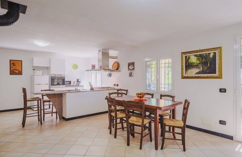 Velva House | Stunning villa for 8 guests with WIFI, TV, terrace, pets allowed and parking