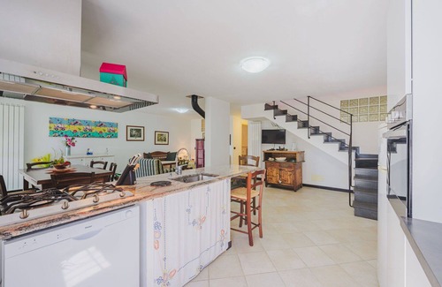 Velva House | Stunning villa for 8 guests with WIFI, TV, terrace, pets allowed and parking