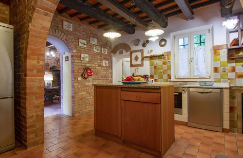 Montopoli in Val d'Arno Villa | Stunning private villa for 9 guests with private pool, WIFI, TV, patio, pets allowed and parking