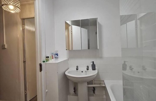 Archway Apartment | Stunning 1-Bed Apartment in London