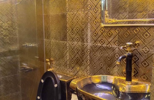 Dhaka Apartment | Stunning 1-bed Apartment in Dhaka Close to Airport