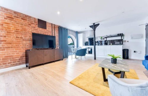 Burton on Trent Apartment | Stunning 1 Bed Apartment in Burton-on-Trent