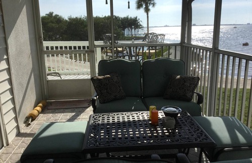 Bayview Condo | Stunning 1 Bed Ocean/Beachfront Condo with GREAT Reviews.