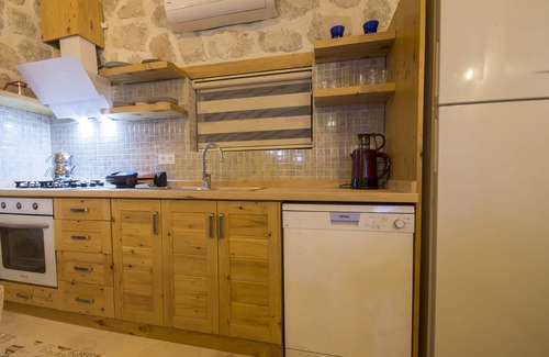Kas House | Stunning 1 Bedroom Villa with Secluded Outdoor Pool & Heated Indoor Pool