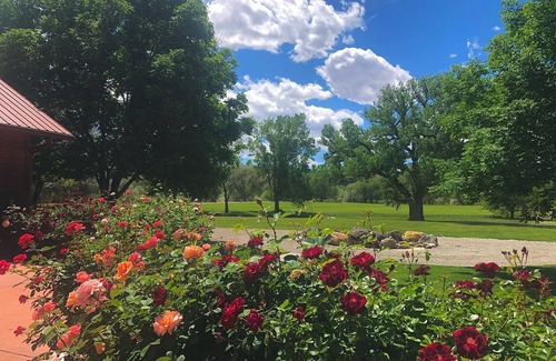 Palisade House | Stunning 100-acre Riverfront Ranch & Orchard, Close to Wineries, Amazing Views.