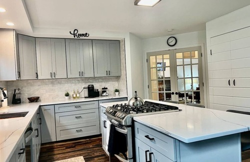 Village of Lakewood House | Stunning 12-person Home ~Game Room~Pet Friendly
