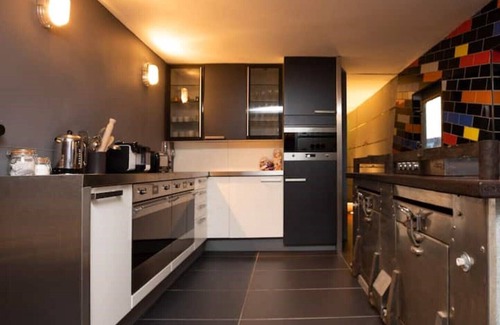 Salford Boat Rental | Stunning 130ft Classic Yacht, a stones throw fro Media City & Old Trafford