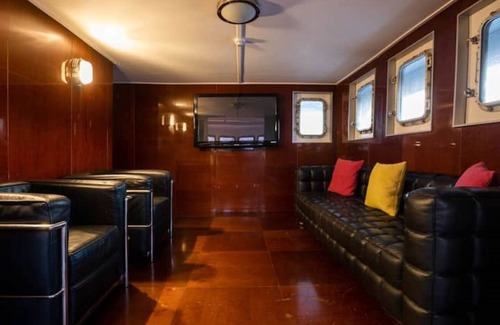 Salford Boat Rental | Stunning 130ft Classic Yacht, a stones throw fro Media City & Old Trafford