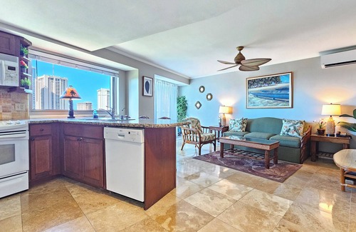 McCully - Moiliili Condo | Stunning 15th Floor Luana King bed Condo Sleeps 4 guests