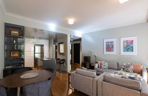 Surry Hills Apartment | Stunning 1Bed Surry Hills Balcony Apt w Parking