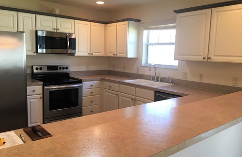 Lake Sumter Landing Villa | Stunning 2/2 Villa in Creekside Landing adjacent to Lake Sumter Landing w/Cart
