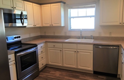 Lake Sumter Landing Villa | Stunning 2/2 Villa in Creekside Landing adjacent to Lake Sumter Landing w/Cart