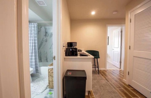 Washington House | Stunning 2 BDRM House near Navy Yard & Airportn