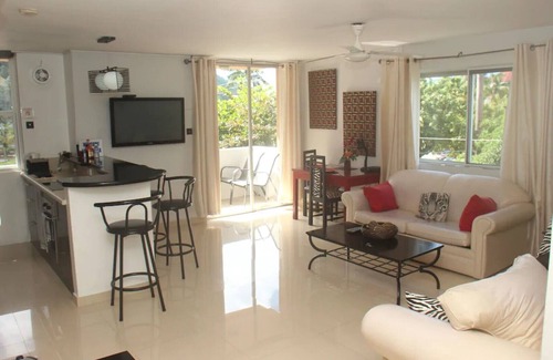 Ocho Rios Apartment | STUNNING 2 bed 2 bath apartment.beachfront