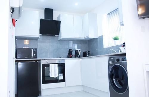 South Harrow Apartment | Stunning 2-Bed Apartment in Harrow