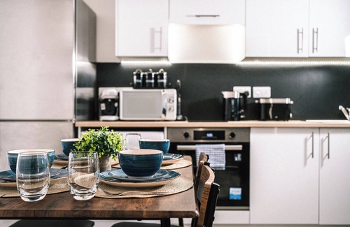 Wroxton Apartment | Stunning 2-bed Apartment in Banbury