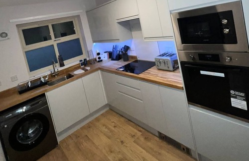 Sefton Park House | Stunning 2 Bed Apt "The Court" Opposite Sefton Park.