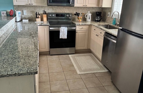 Central Myrtle Beach Condo | Stunning 2 Bed Condo w/Golf Course View - Incredible Location