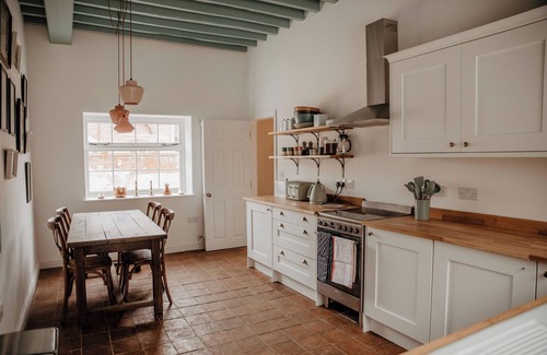Hethel Cottage | Stunning 2 bed cottage on rural country estate only 7 miles from Norwich