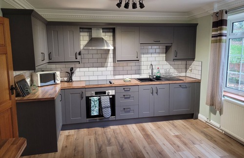 Hellesdon Cottage | Stunning 2 bed cottage on the river Wensum