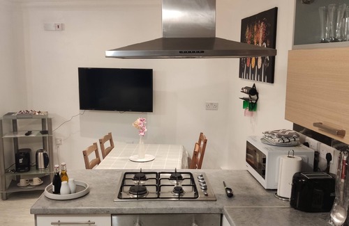 Alibon Apartment | Stunning 2-Bed Apartment in London Dagenham