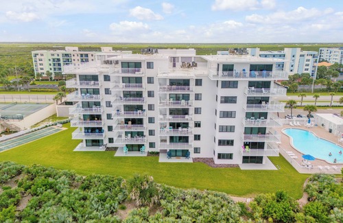 New Smyrna Beach Condo | Stunning 2-bedroom Direct Oceanfront Condo in beautiful New Smyrna Beach n