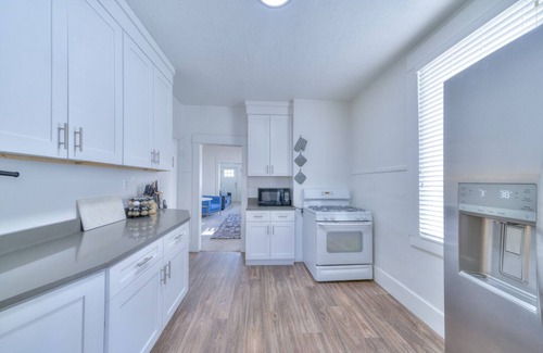 Sugar House House | Stunning 2-bedroom Sanctuary in Salt Lake City with AC, WiFi