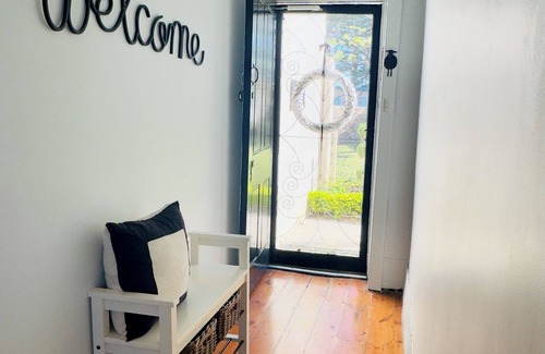 Dalrymple Apartment | Stunning 2 bedroom apartment on the foreshore