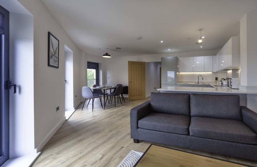 Willesborough Apartment | Stunning 2 Bedroom Apartment in Central Ashford