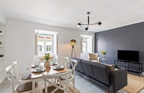 Belem Apartment | Stunning 2 Bedroom Apartment near Belém