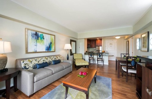 Waikiki Condo | Stunning 2 bedroom at Hilton Hawaiian Village, Grand Waikikian.