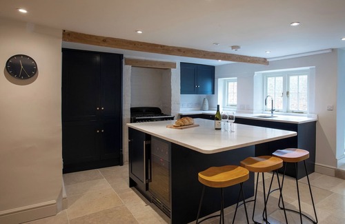 Arundel House | Stunning 2 Bedroom Detached Home in Arundel with Private Courtyard