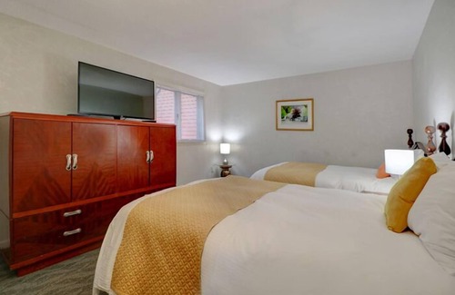 Bartlett Hotel | Stunning 2-Bedroom Nordic Village Condo with Mountain Views, Private Deck & Modern Comforts