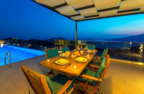 Kalkan House | Stunning 2 Bedroom Villa with Secluded Infinity Pool & Spectacular Sea Views