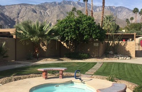 Racquet Club Estates Condo | Stunning 2 BR + Den Condo in Racquet Club Estates Area - Monthly Rental