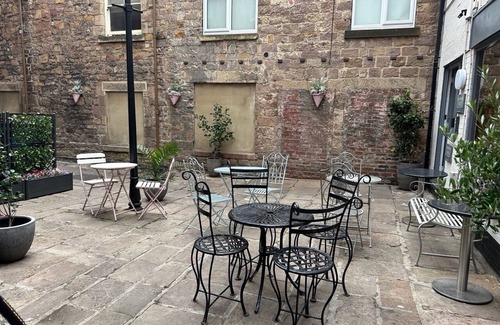 Belper Apartment | Stunning 2 Double Bedroom Spacious Apartment in a Beautiful Courtyard