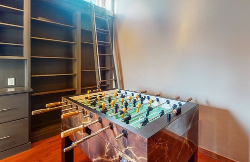 Granby House | Stunning 2-level mountain chalet with views, firepit & game room tables