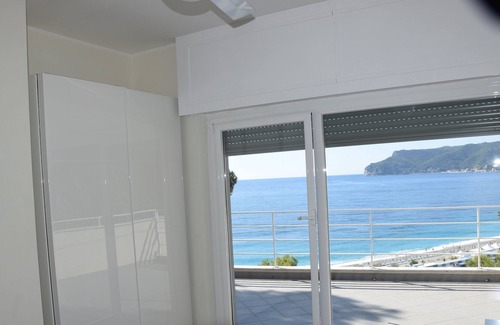 Torre del Mare Villa | Stunning 250m2 sea view villa, 200mt from the beach