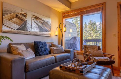 Canmore Apartment | Stunning 2bd hot tub walking distance to downtown