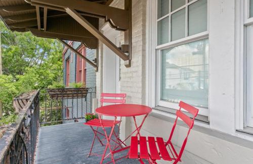 Lower Garden District Apartment | Stunning 2BD luxury apt perfect NOLA location
