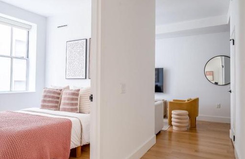 Stone Street Historic District Apartment | Stunning 2Bedroom 1Bath Apartment in the FiDi